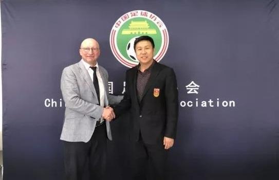 国足 不愿接手国足！世界杯季军专家放弃机会，牵手足协3年拒“救火”