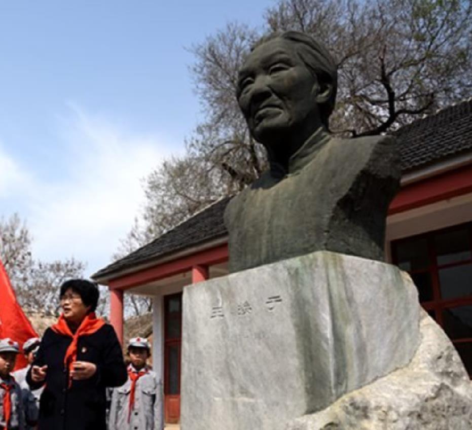 沂蒙紅嫂撫養八十六名孩子為了養活八路軍後代四個孫子餓死