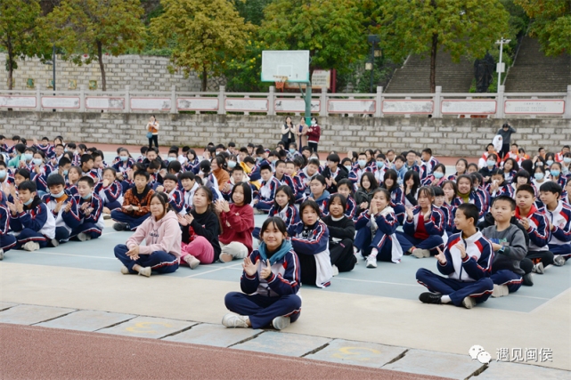 她走进闽侯荆溪中学,带来一堂有温度的德育课_腾讯新闻