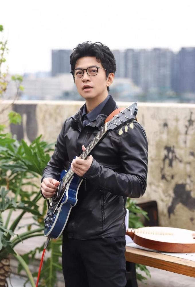 《一路唱响》中,李健说拒绝成都就是拒绝生活,说得不无道理呀