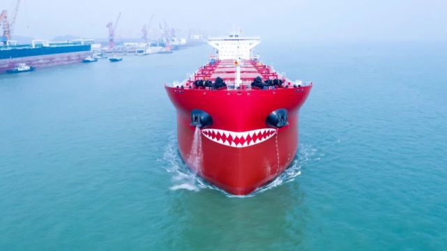大红鲨鱼式远洋巨轮建造在广船国际圆满收官