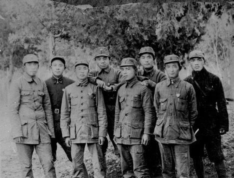 昌炳桂在解放时,虽然担任了军区副司令,但没多久又改任军区参谋长兼