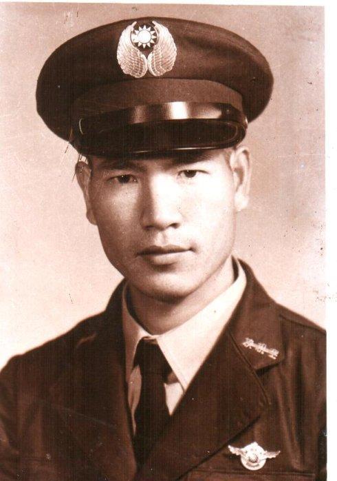 第44军军长王泽浚,他是四川军阀王缵绪之子,一路靠父亲的提升从连长升