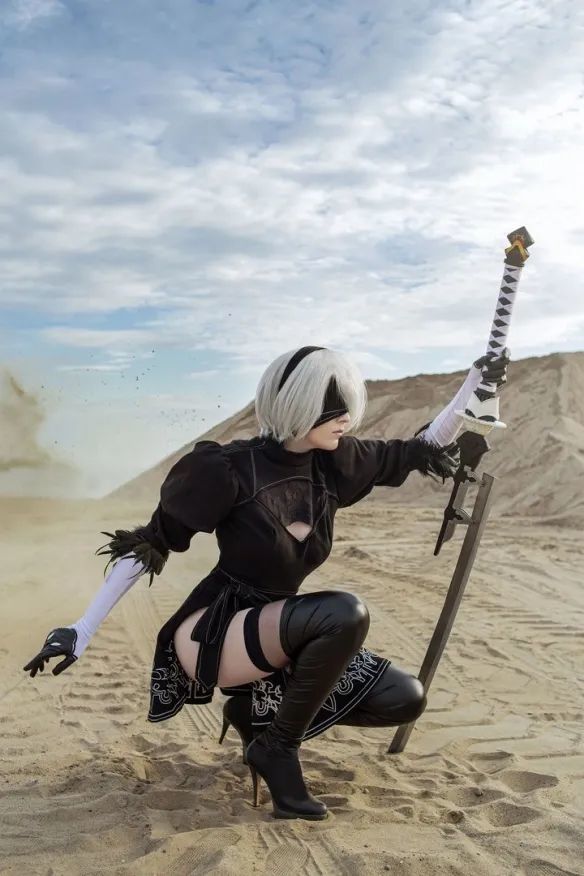 2b小姐姐爆衣变身水兵月俄妹cos尼尔整新活