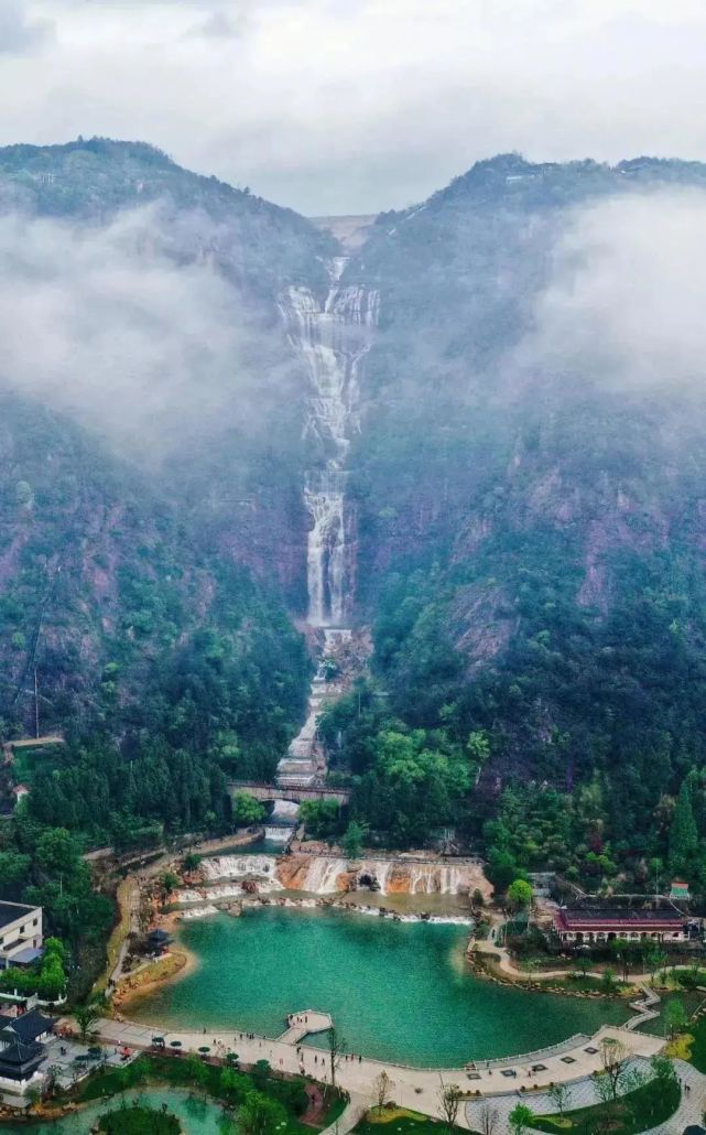 是中華文化名山,浙江省十大名山公園,國家5a級旅遊景區,是佛教天台宗