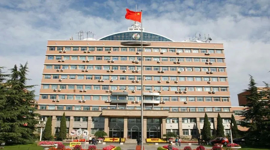 中国传媒大学是211工程大学,中国最著名的影视类院校,独立设置的本科