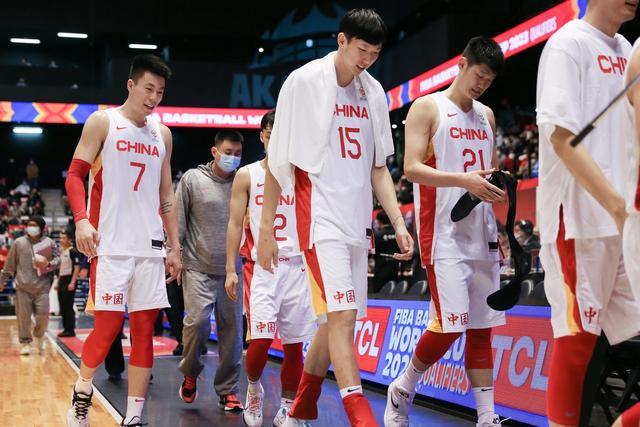 国家队 还再质疑杜锋水平吗？2场对阵日本男篮，看出CBA后卫在国家队位置