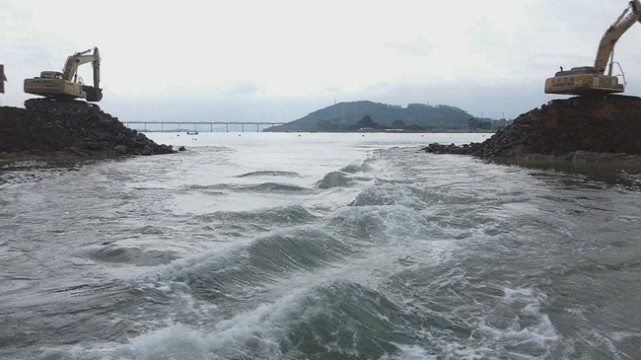 东山岛八尺门海堤图片