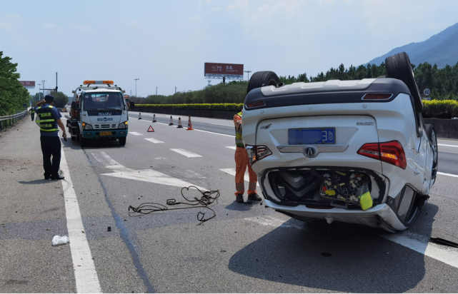 直線行駛|車行道|左右後視鏡|胎壓|道路交通安全法實施條例