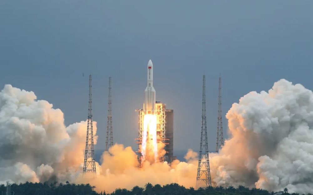 大红屏点亮满堂红盘点2021年中国文昌航天发射场5次高燃发射