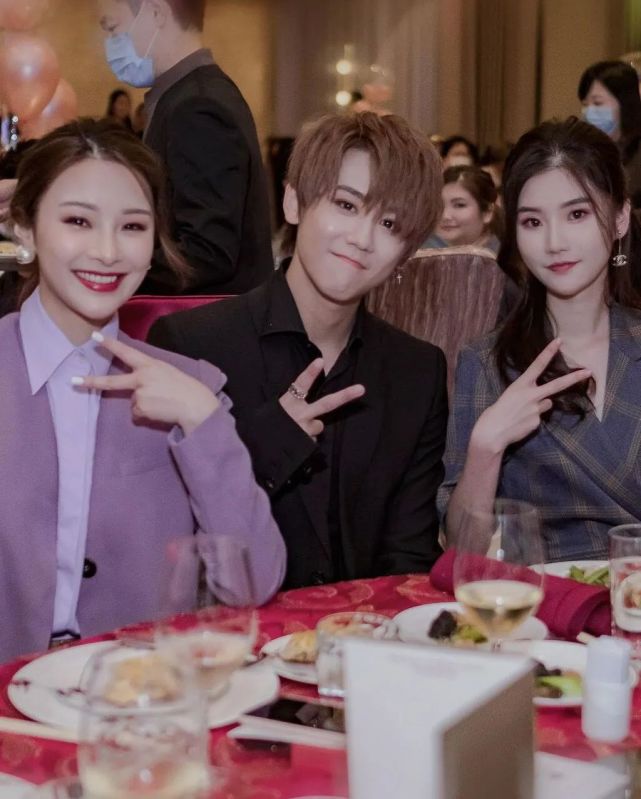 iiiiiiiiiiiiiiiiiiiiiiiiiiiiii此外,蔚雨芯于家裡设有"早餐专区",当