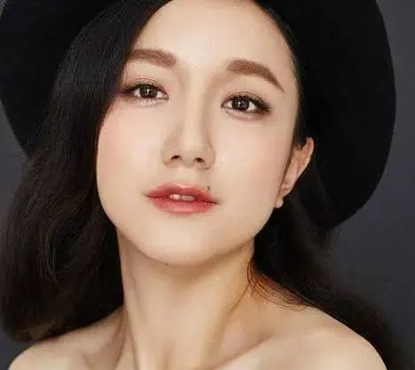 不整容不遮丑这些有瑕疵的女明星个个把瑕疵变特点