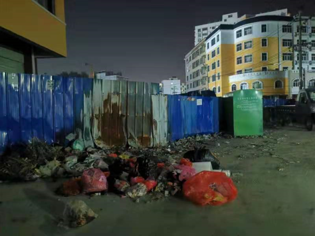 就不能自觉?玉林这堆垃圾终于有人清理了,但晚上又