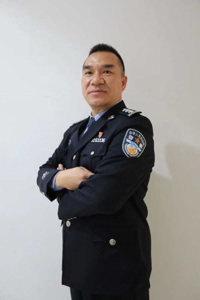 给2000 警察做"教头"的田俊|法治守沪者