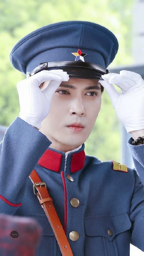 一脸正气相戎装在身军阀气质太逼人这6位军装造型迷人帅气