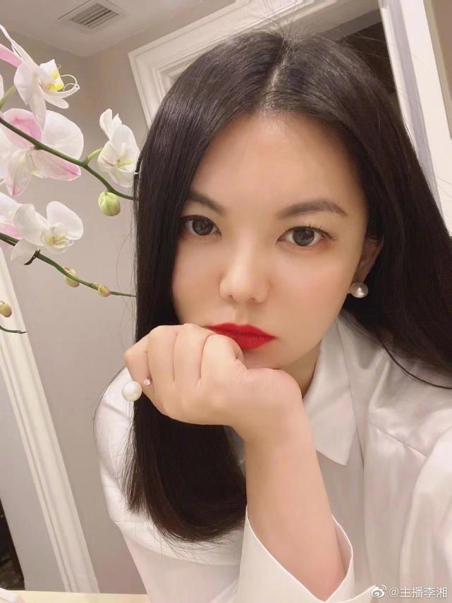 李湘王岳伦离婚，7月离婚以来李湘已带货6场_腾讯新闻
