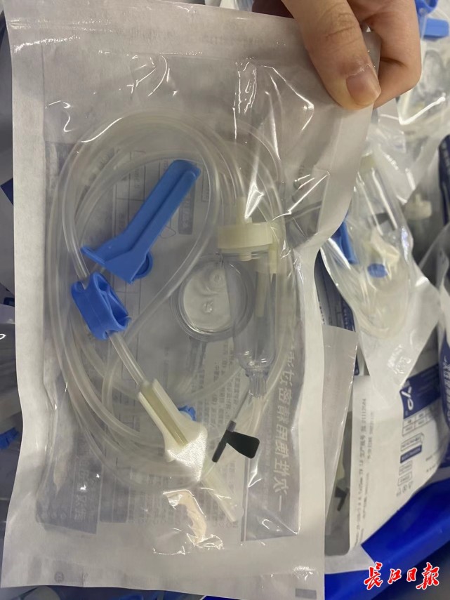 一次性精密过滤输液器.