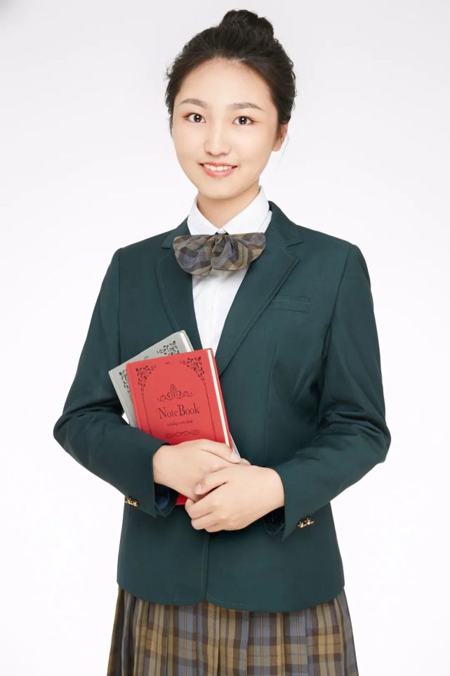 郑州商学院女生校服图片