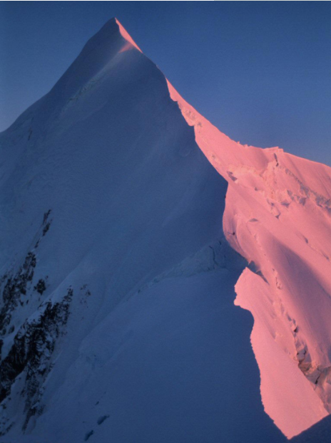 世界海拔排名第二的高峰乔戈里峰其攀登难度远远大于珠峰每七名登山者