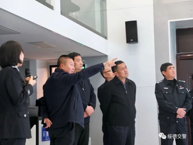 县委常委,政法委书记殷树斌调研指导绥德公安交管工作