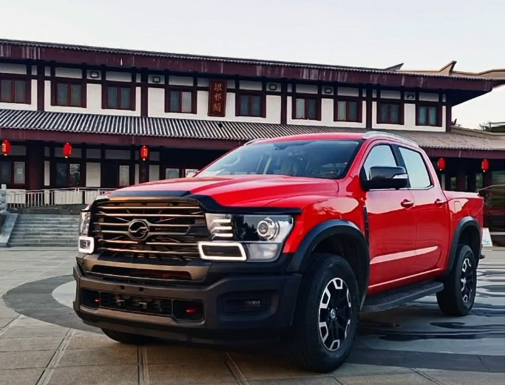 国产首款全尺寸大皮卡,威狮1949实拍,外观很霸气,搭载2.