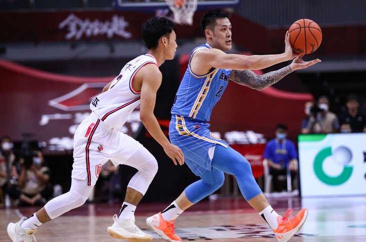 cba 雅尼斯趁早放弃！CBA榜眼成球队边缘人，难有翻身之路