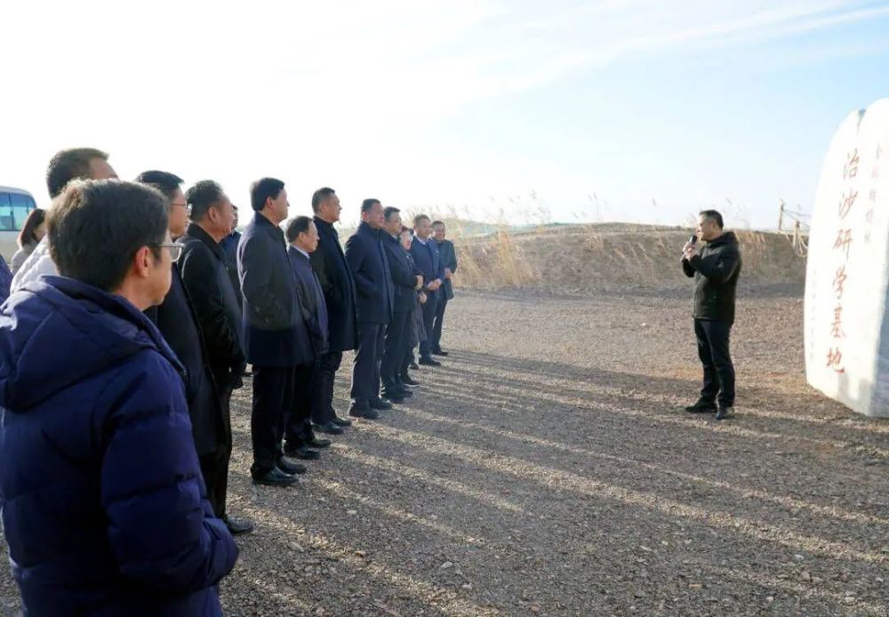 县委书记李炯芳主持会议,杜新红,曹彦军,王军,夏成明,袁安,刘兴刚,白