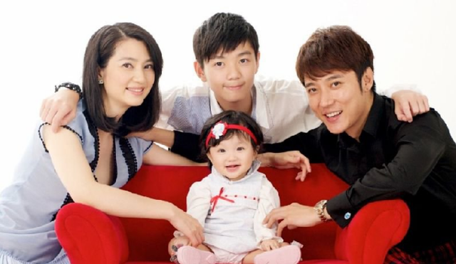 不被看好的8对姐弟恋婚姻至今恩爱如初甩闪婚闪离几条街