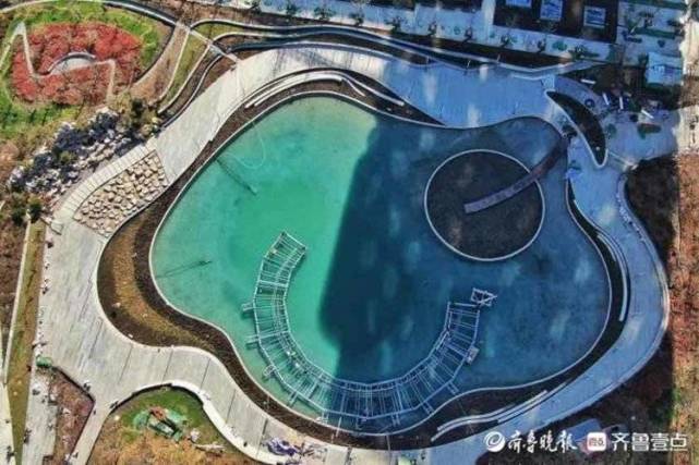 济南绸带公园又将增新亮点荷叶湖上喷泉正搭建