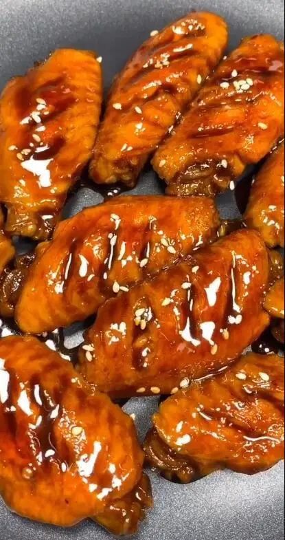 家庭版可乐鸡翅简单做法,外焦里嫩,味道鲜美,看的我直流口水