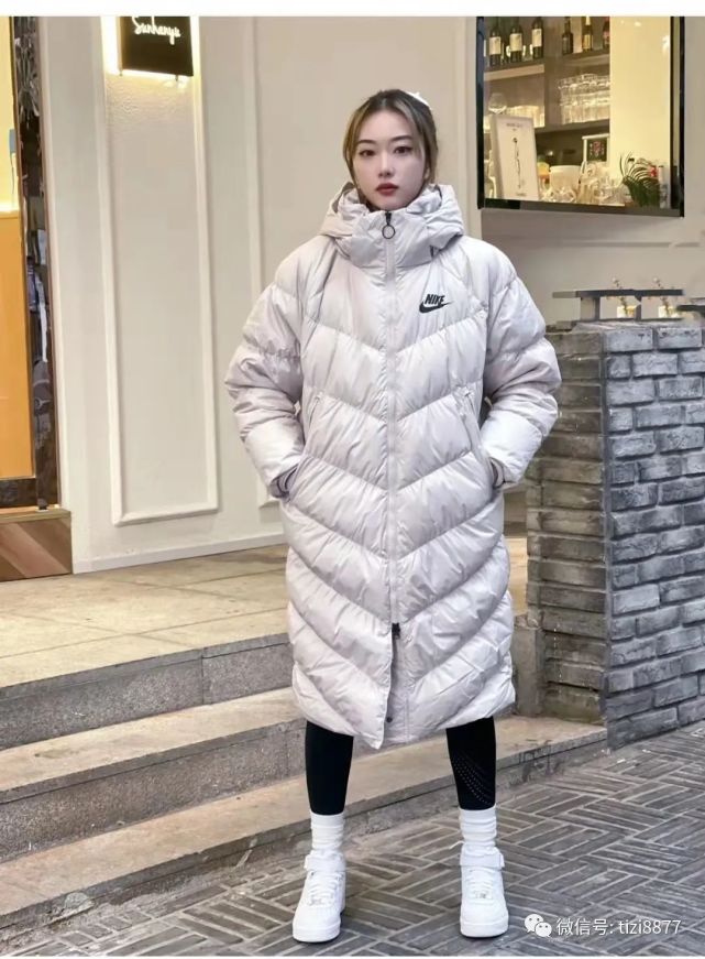 羽绒服搭配图片大全2022新款女士（羽绒服搭配图片）-第1张图片-潮百科