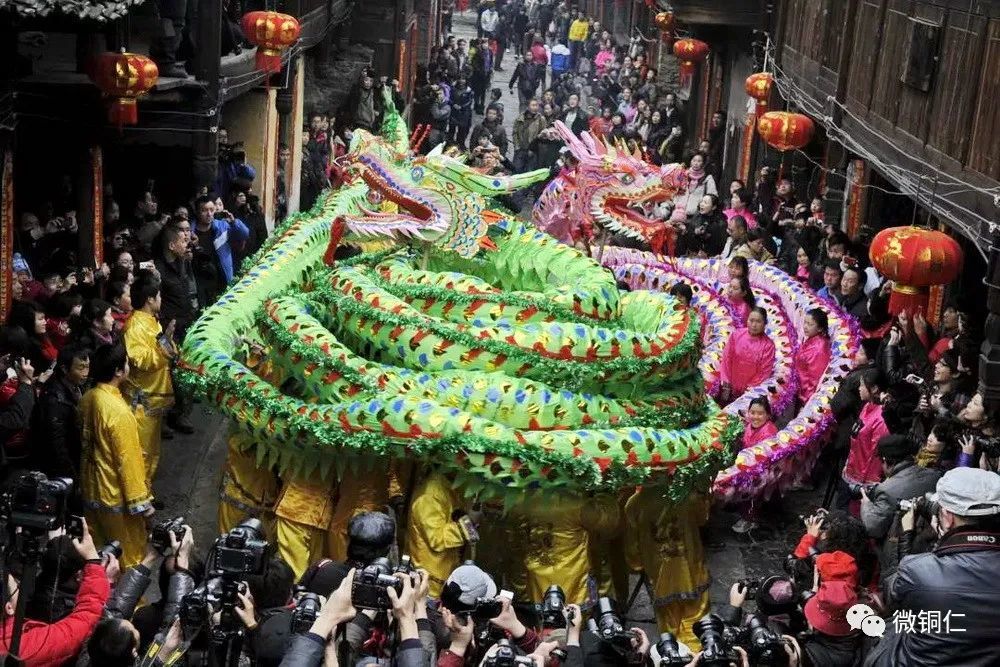 寨英被国家文化部命名为"中国民间艺术之乡"(滚龙);2007年,寨英滚龙获