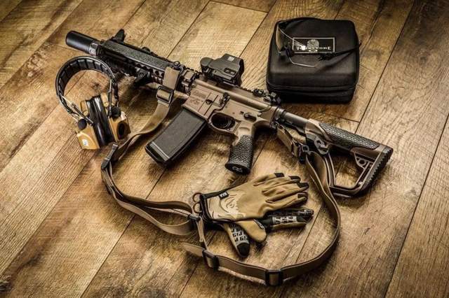 北极狐雇佣兵的20种轻武器都是世界最顶尖的枪支