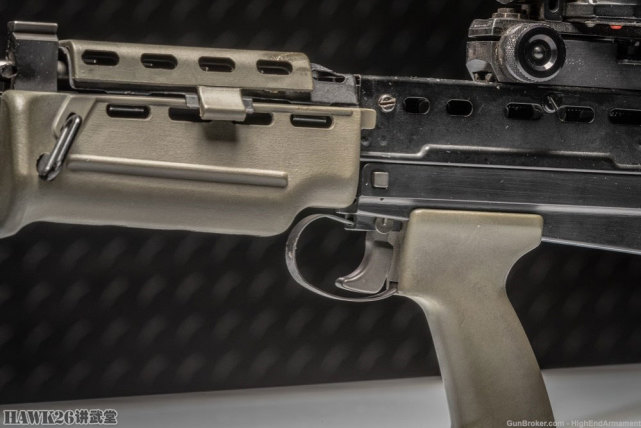 细看:sa80轻机枪现身古董枪械网站 半自动民用版 世界仅此一挺