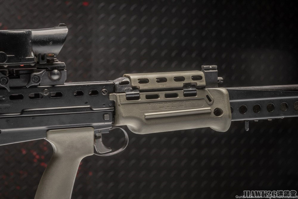 细看sa80轻机枪现身古董枪械网站半自动民用版世界仅此一挺