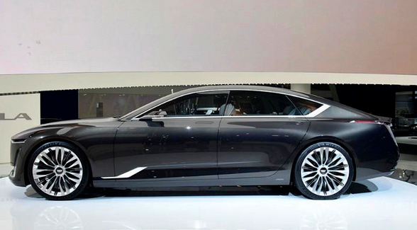 凯迪拉克ct8一发入魂双涡轮42t双oled大屏奔驰s级怎么玩