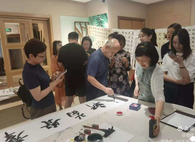 其中有10多位书友在学习之后,加入省,市书法家协会,学员乔磊,李巧红等