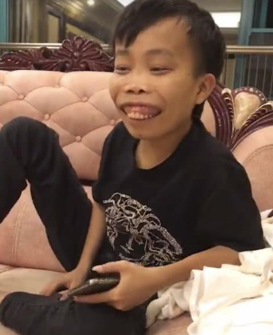 "外星人"陈山婚期将至,未婚妻已怀孕是个男孩,网友:短小精悍_腾讯新闻