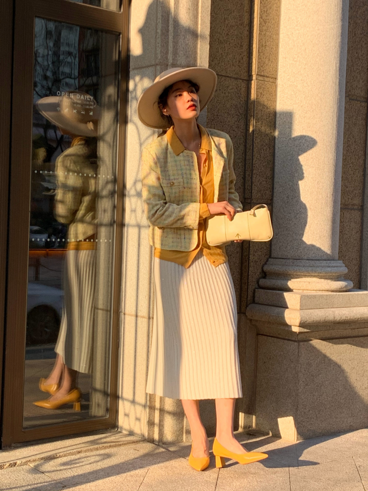 羊毛卷如何穿出时髦感?搭"轻复古风"准没错,慵懒法式显气质