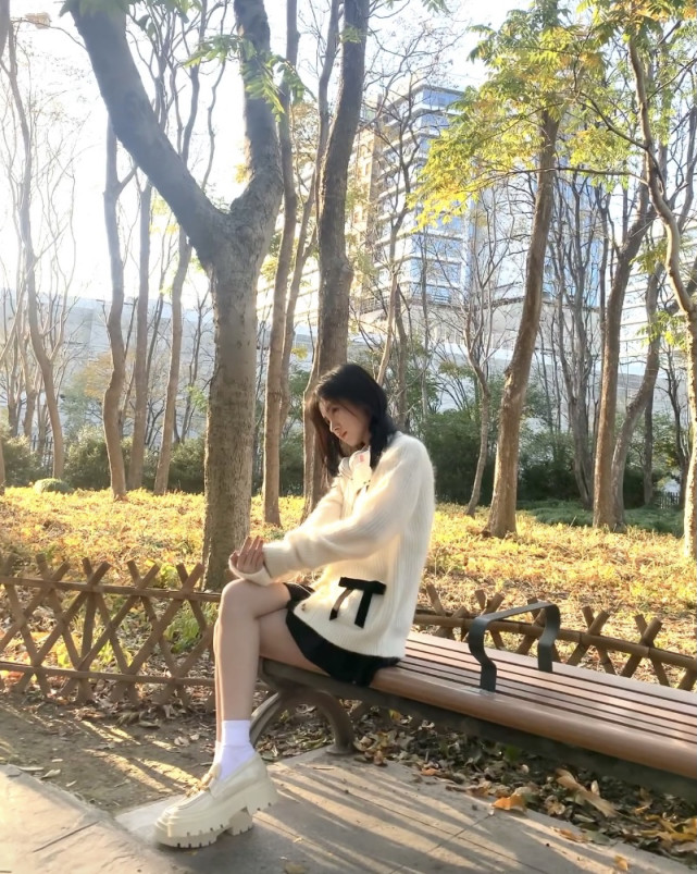 喜欢小鞠的努力,每次拍摄的电视剧都很好看,近期小鞠也在拍摄新剧哦