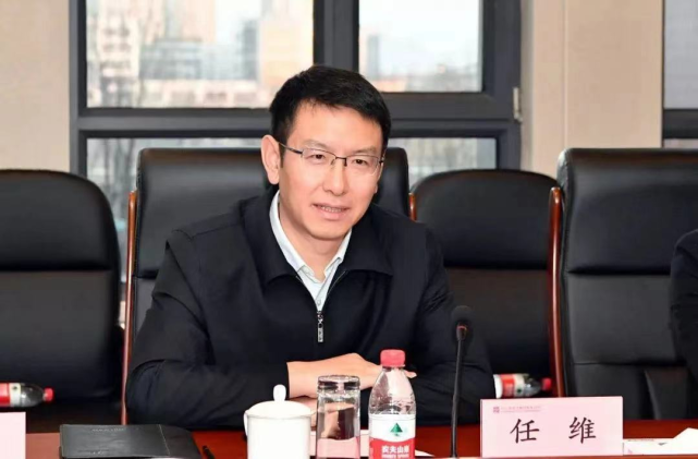 内蒙古4人:杨小康,黄志强,胡达古拉(女,蒙古族),于立新(蒙古族) ;云南