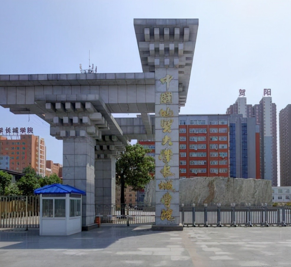 保定一大二学生因压力大走上绝路与父母阴阳相隔校方给出回应