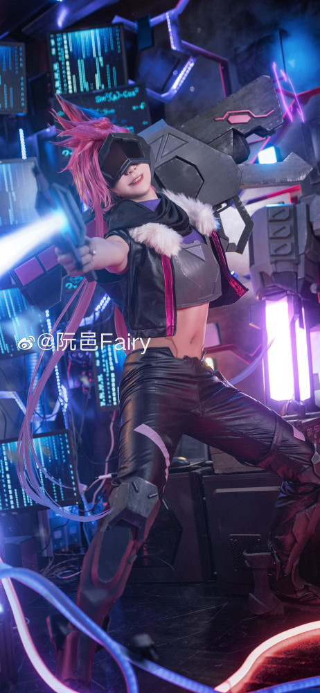 英雄联盟金克丝源计划cos金克丝的含义就是金克丝