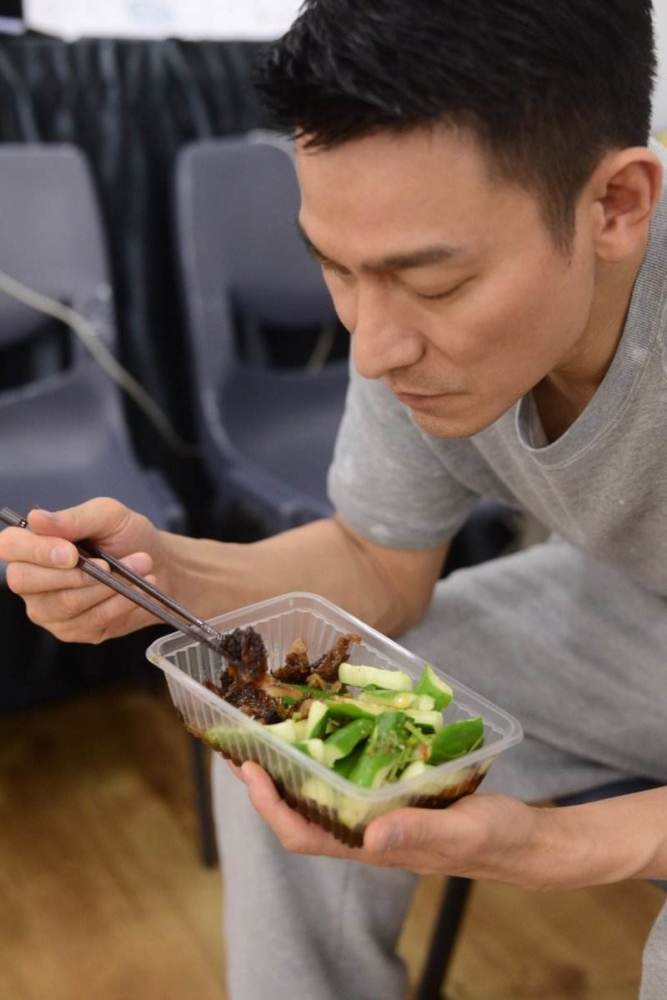 刘德华这种吃素的明星,才是健康的素食者.