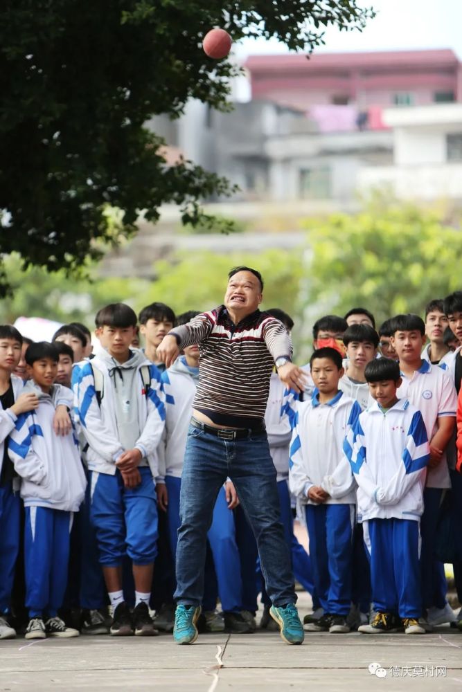 现场视频德庆莫村中学学生教职工运动会来了青春正当时追风是少年