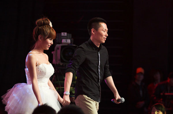 11年前,那个说"宁坐宝马哭,不坐单车笑"的女孩马诺,还好吗?插图11