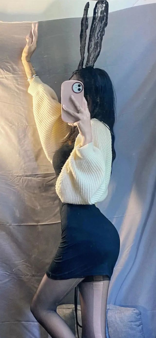 粉丝求图:对镜自拍美女手机壁纸