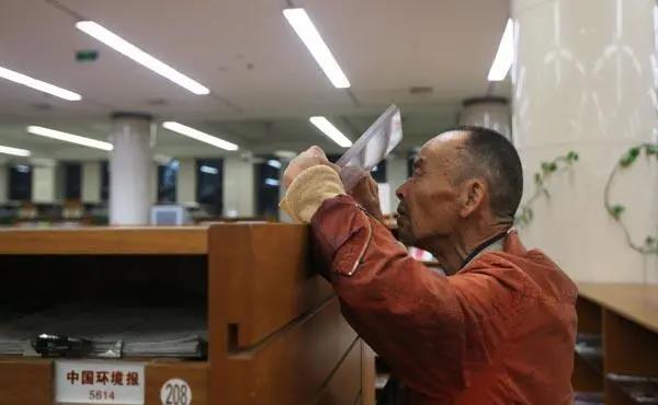 韦思浩浙大毕业的教师退休后开始拾荒遗物里50万捐款记录