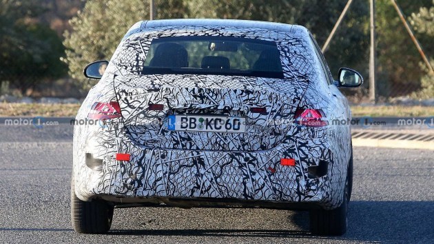 奔驰全新e级谍照首曝将于2022年下半年亮相