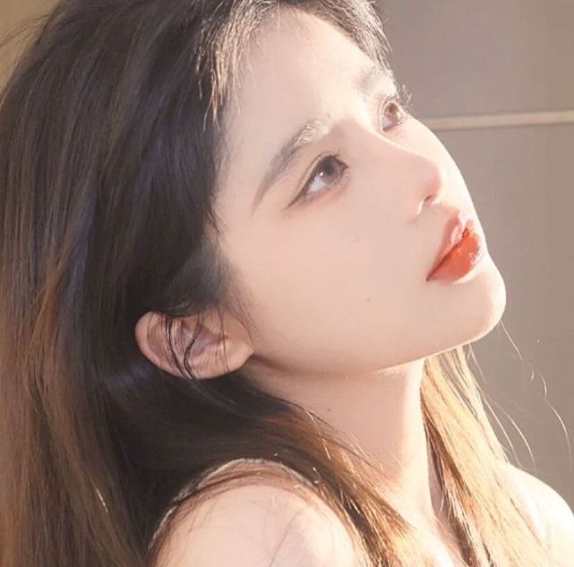 优质精选小众温柔甜美女生头像305